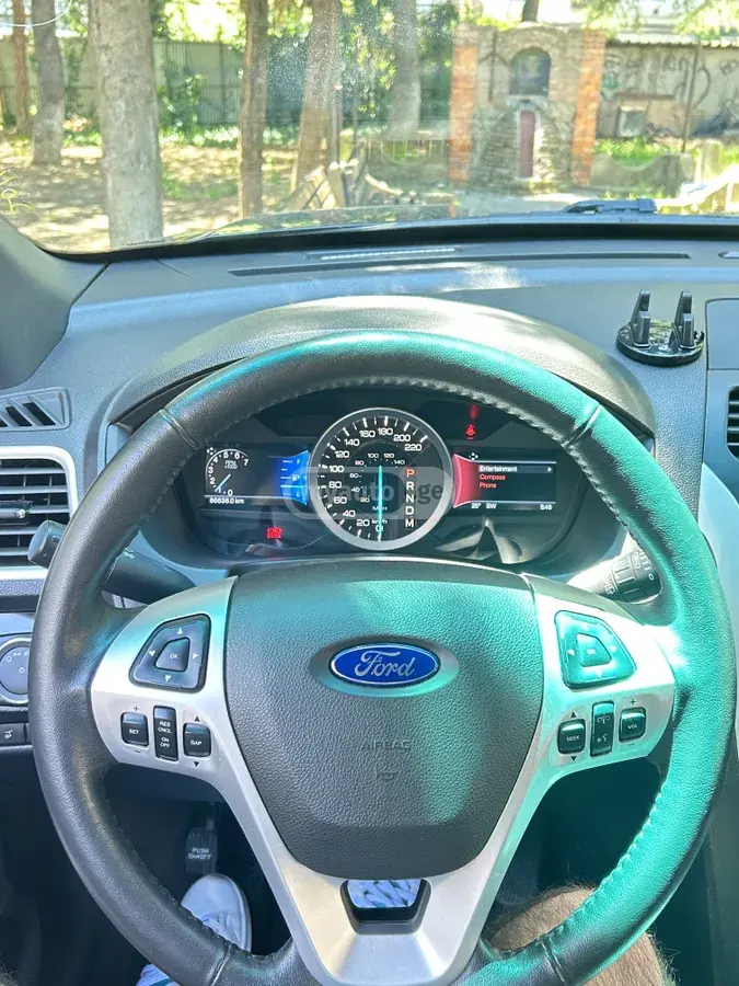 Ford Explorer 2015 — photo 2
