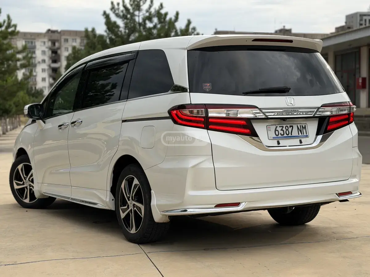 Honda Odyssey 2017 — photo 2