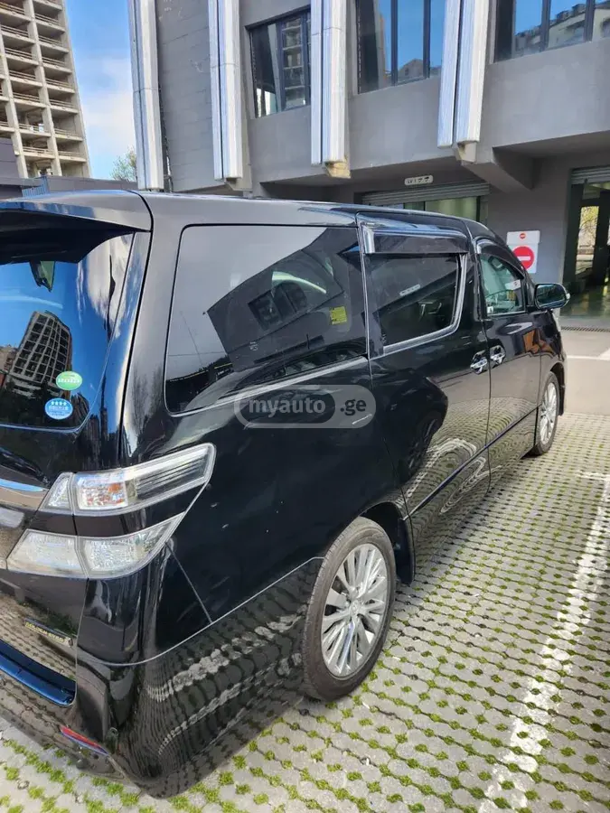 Toyota Vellfire 2014 — photo 2