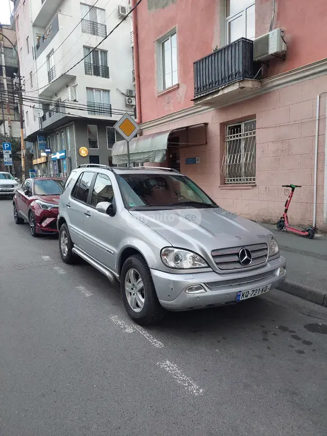 Mercedes-Benz ML 270 2004 — photo 2