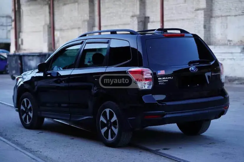 Subaru Forester 2018 — photo 2