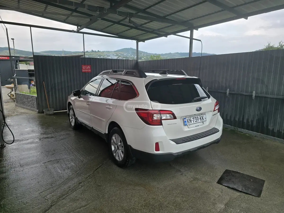 Subaru Outback 2017 — photo 2
