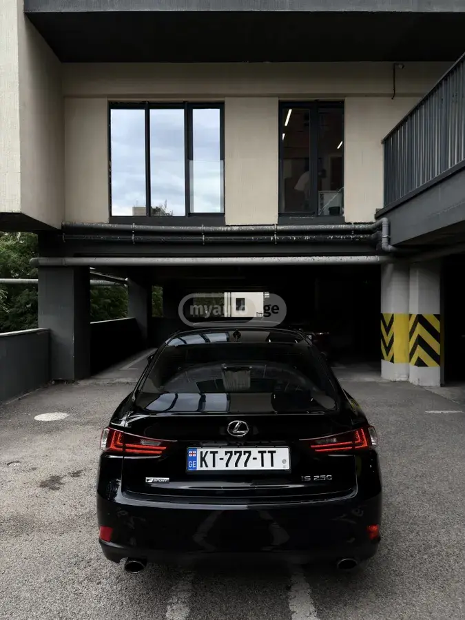 Lexus IS 250 2015 — photo 2