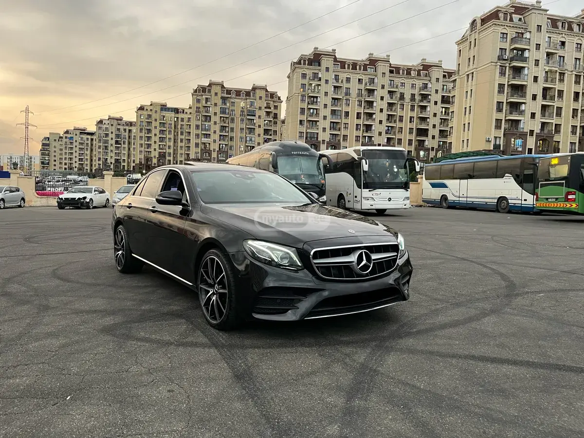 Mercedes-Benz E 220 2017 — photo 2
