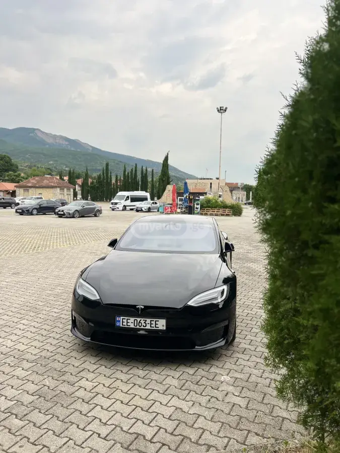 Tesla Model S 2021 — photo 2
