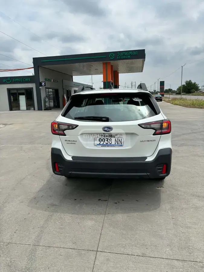 Subaru Outback 2022 — photo 2