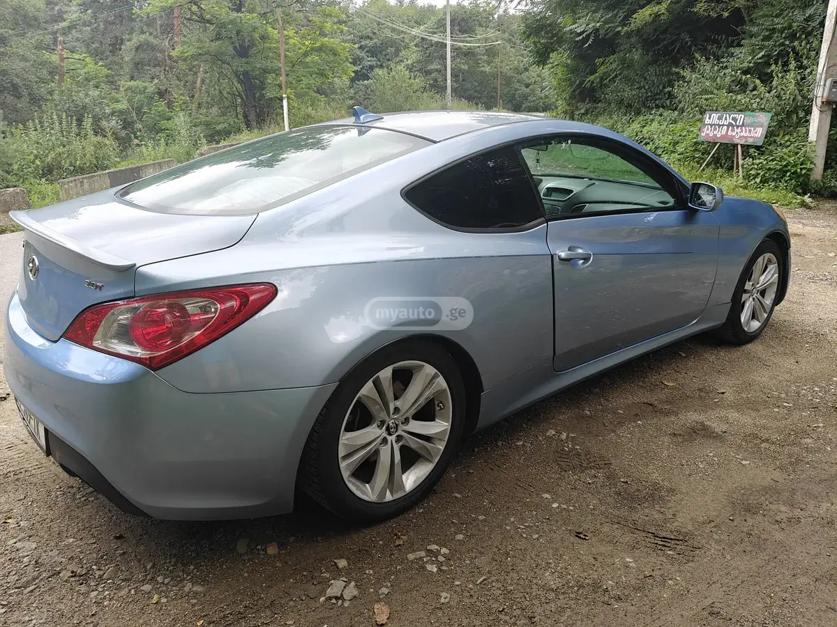 Hyundai Genesis 2011 — photo 2