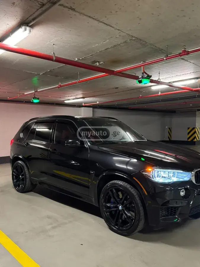 BMW X5 2016 — photo 2
