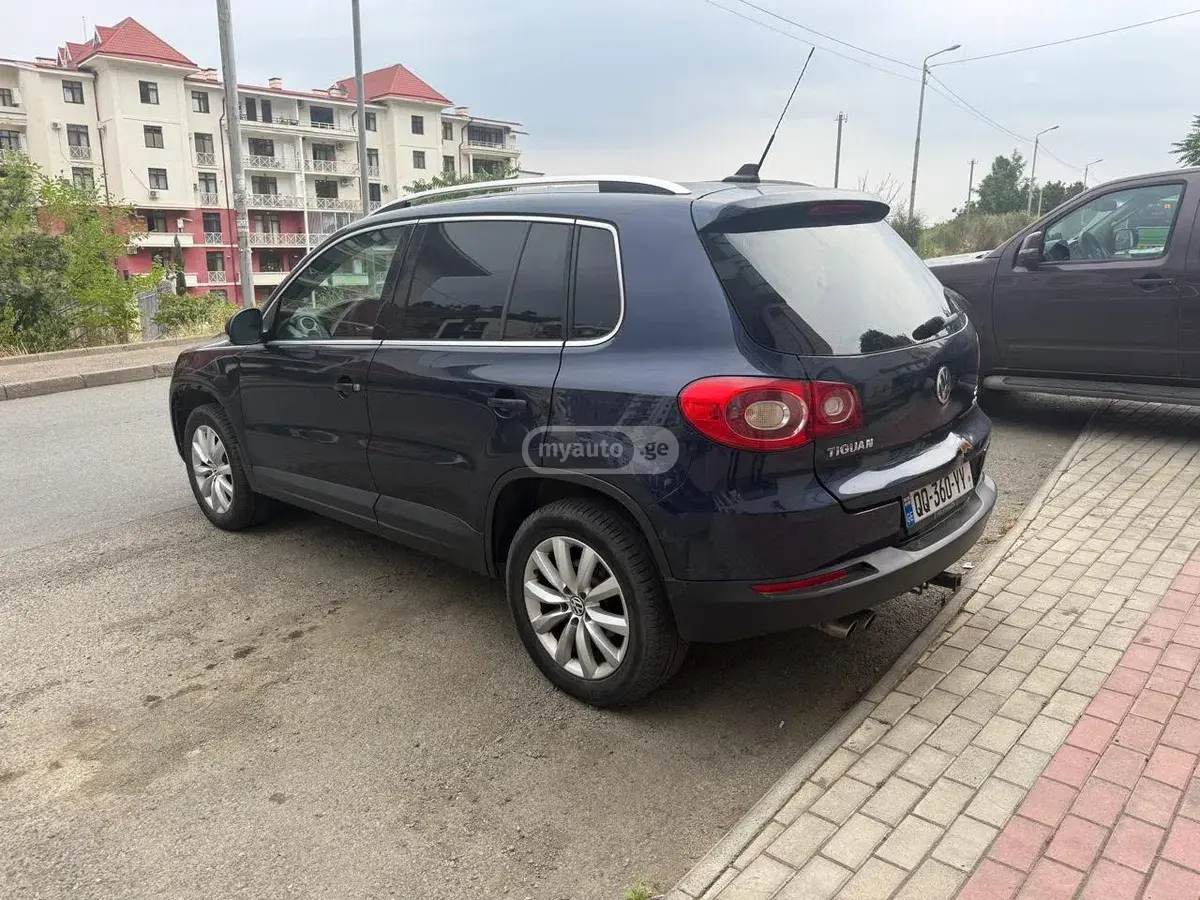 Volkswagen Tiguan 2011 — photo 2