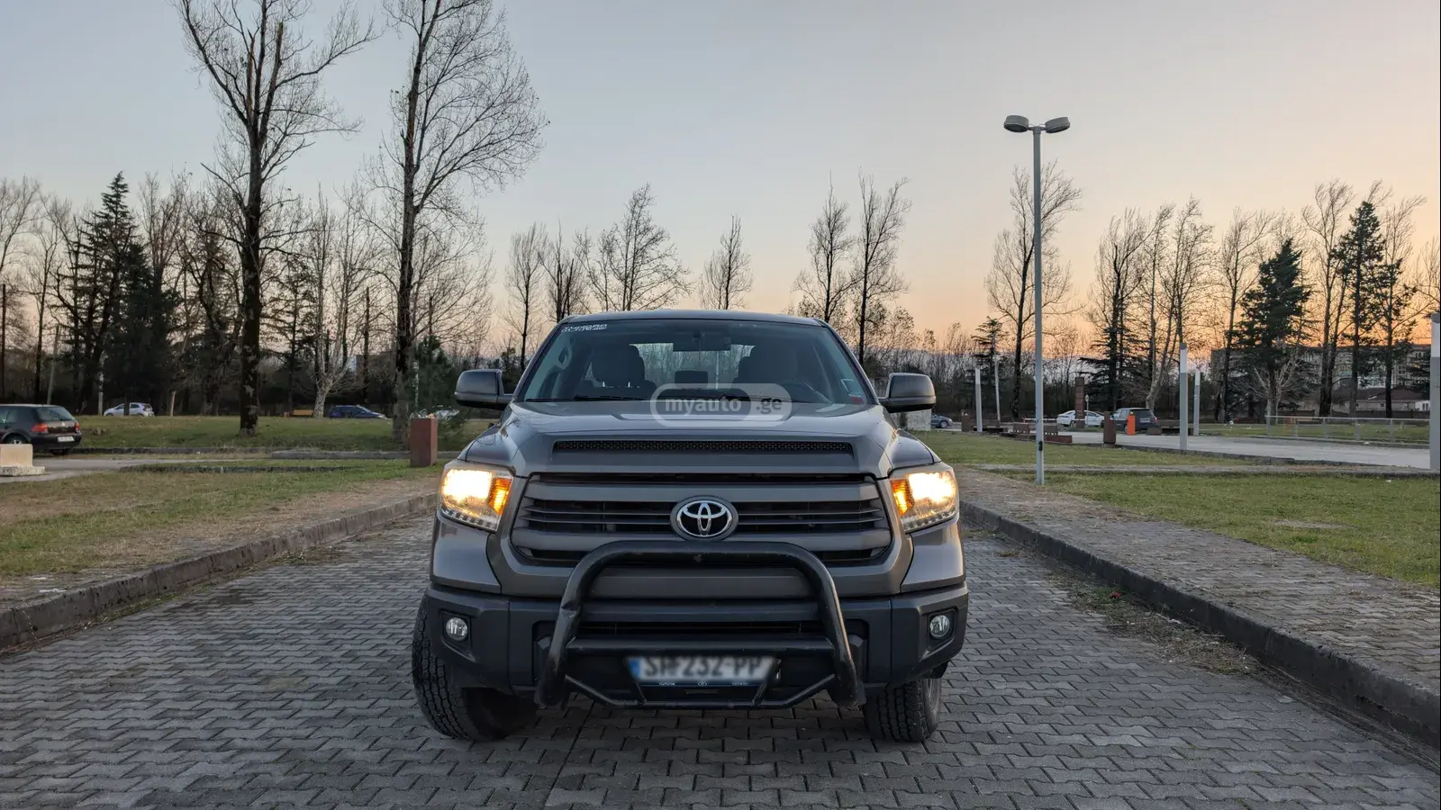 Toyota Tundra 2014 — photo 2