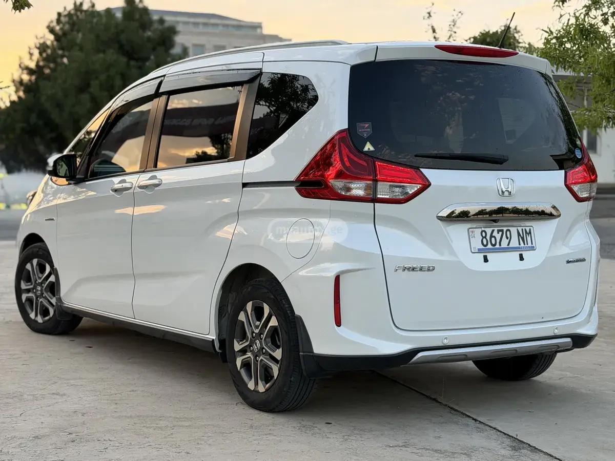 Honda Freed 2021 — photo 2