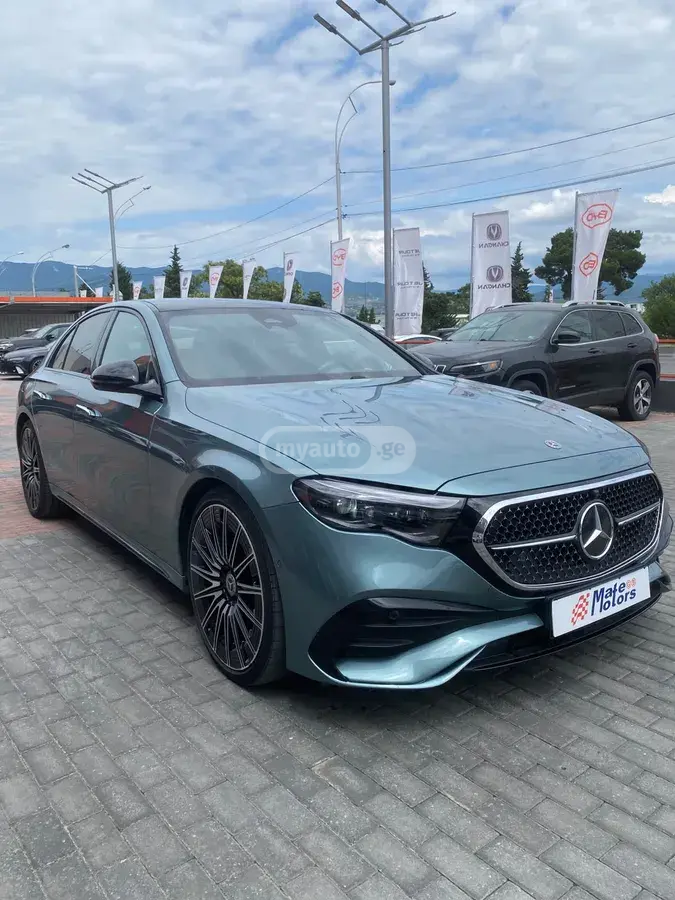 Mercedes-Benz E 200 2025 — photo 2