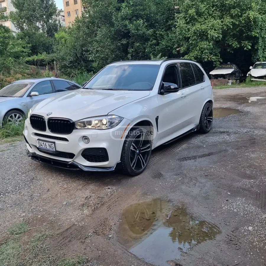 BMW X5 2015 — photo 2