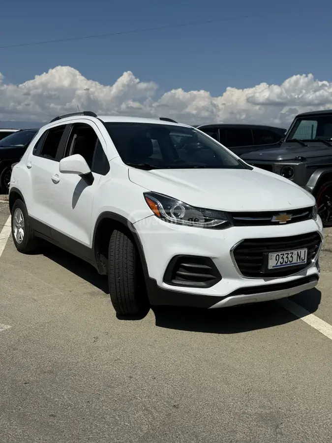 Chevrolet Trax 2021 — photo 2