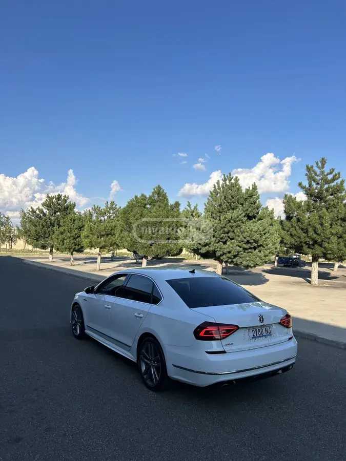 Volkswagen Passat 2017 — photo 2