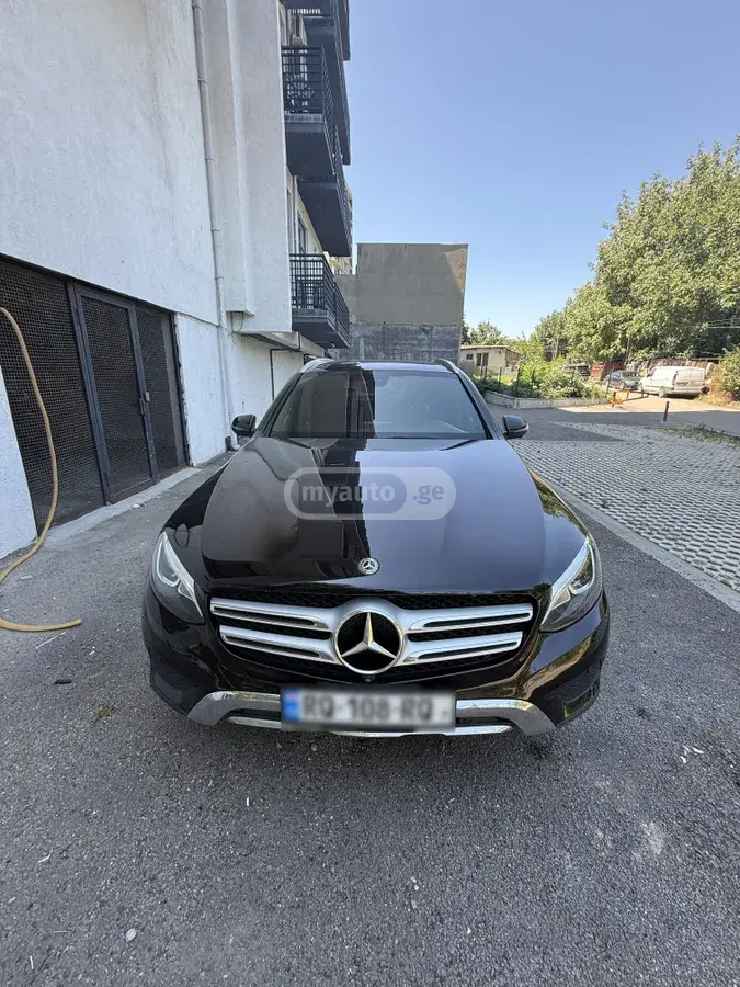 Mercedes-Benz GLC 300 2018 — photo 2
