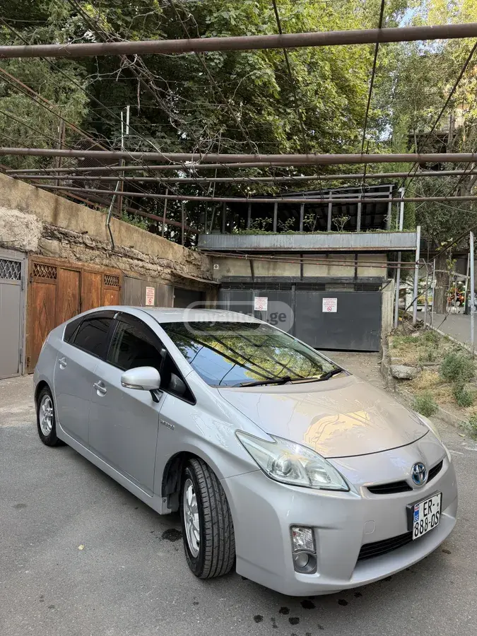 Toyota Prius 2010 — photo 2