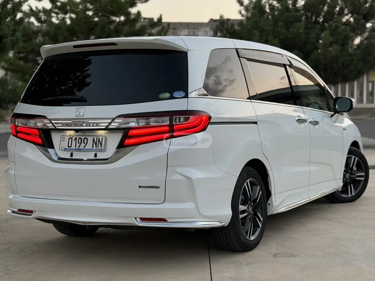 Honda Odyssey 2017 — photo 2