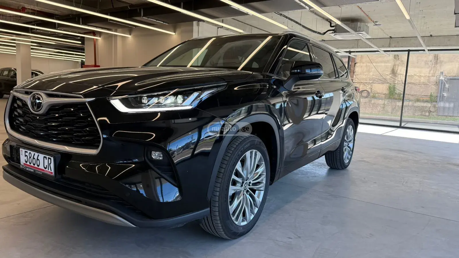 Toyota Highlander 2025 — photo 2
