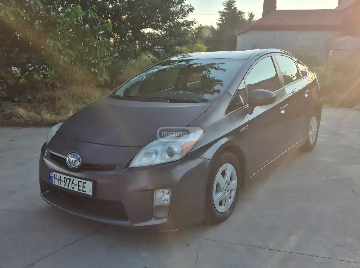 Toyota Prius 2011 — photo 2