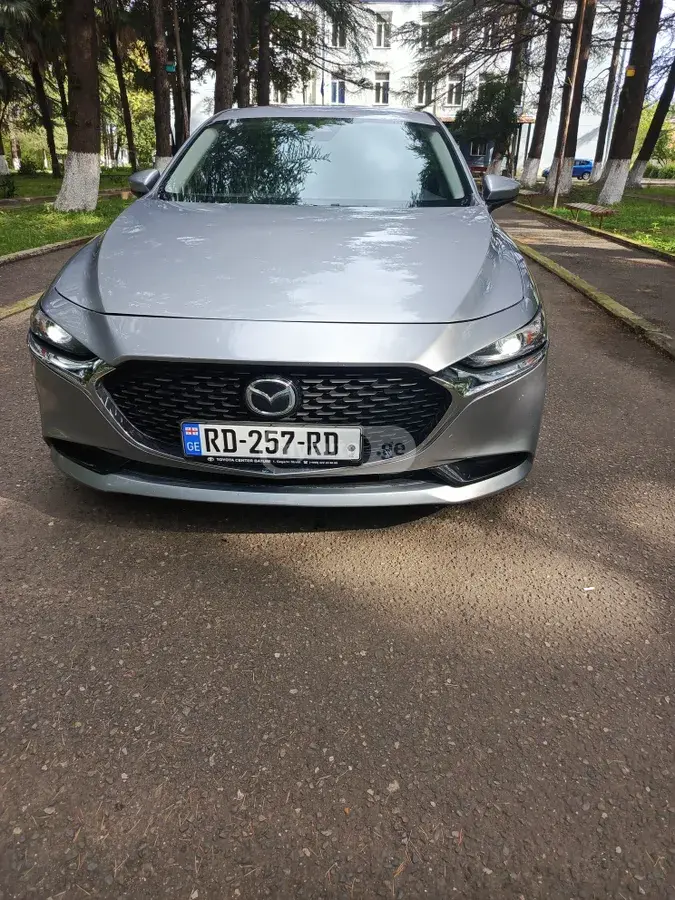 Mazda Mazda3 2019 — photo 2