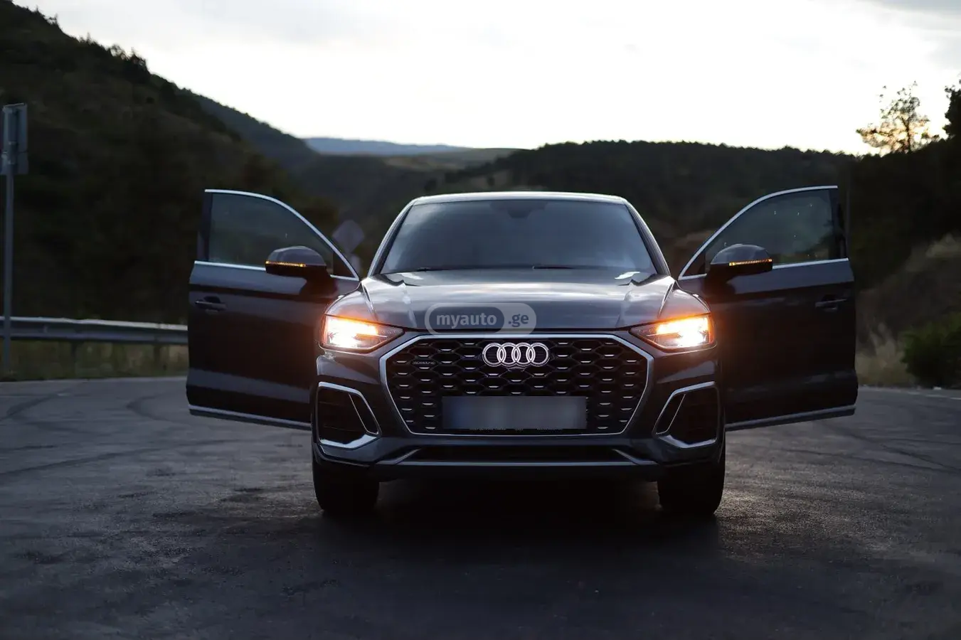 Audi Q5 2024 — photo 2