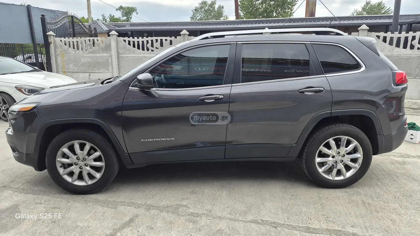 Jeep Cherokee 2016 — photo 2