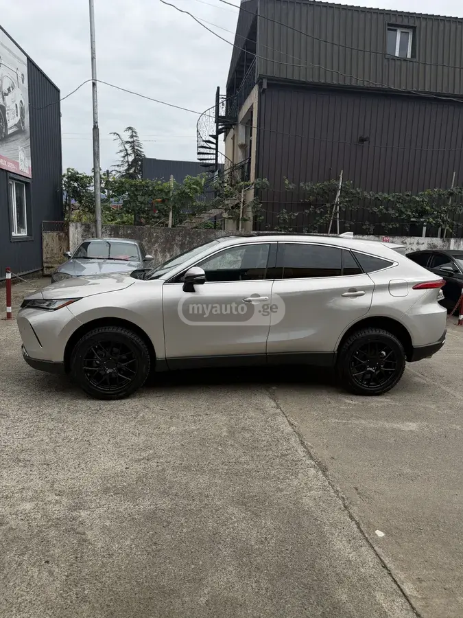 Toyota Venza 2024 — photo 2