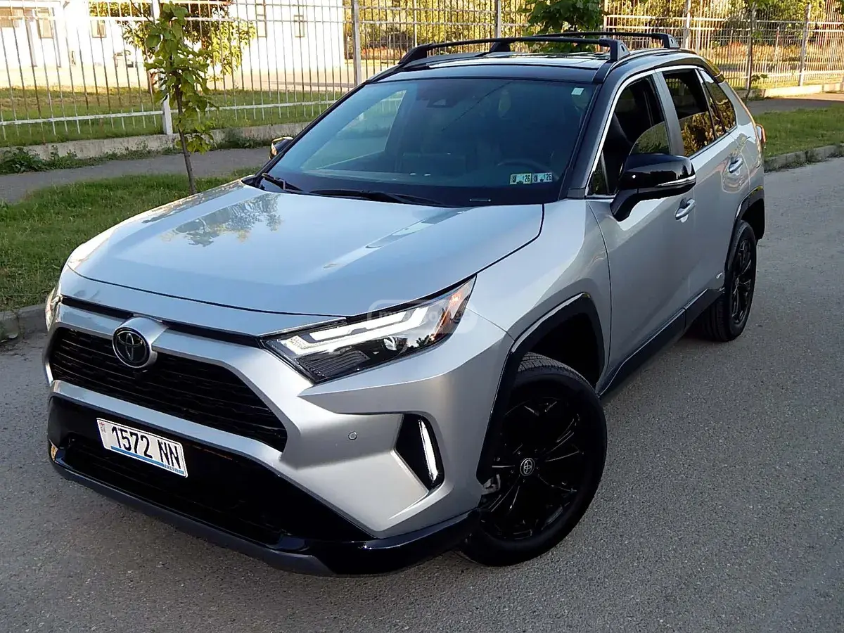 Toyota RAV4 2025 — photo 2