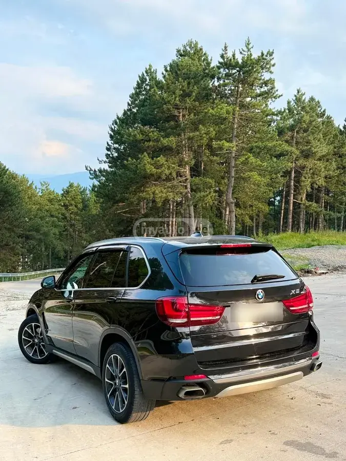 BMW X5 2018 — photo 2