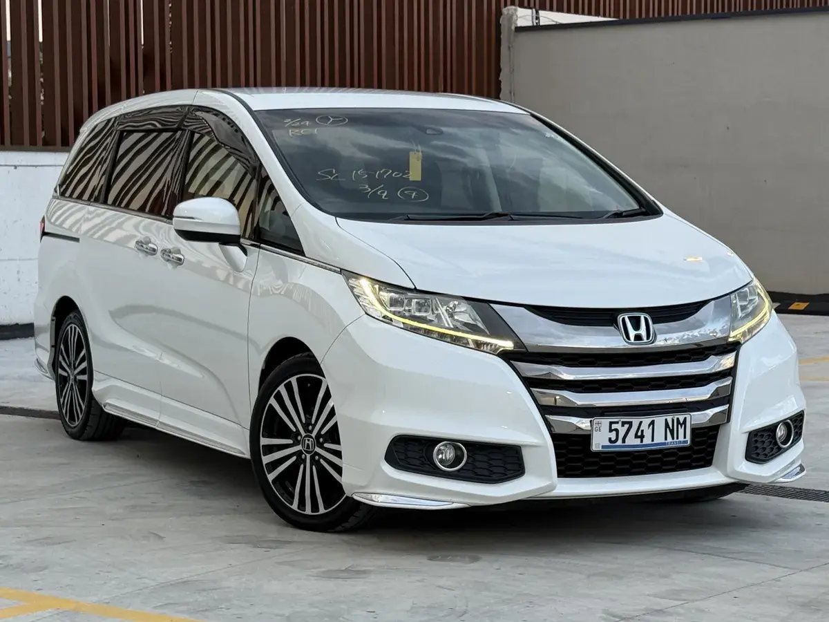Honda Odyssey 2018 — photo 2