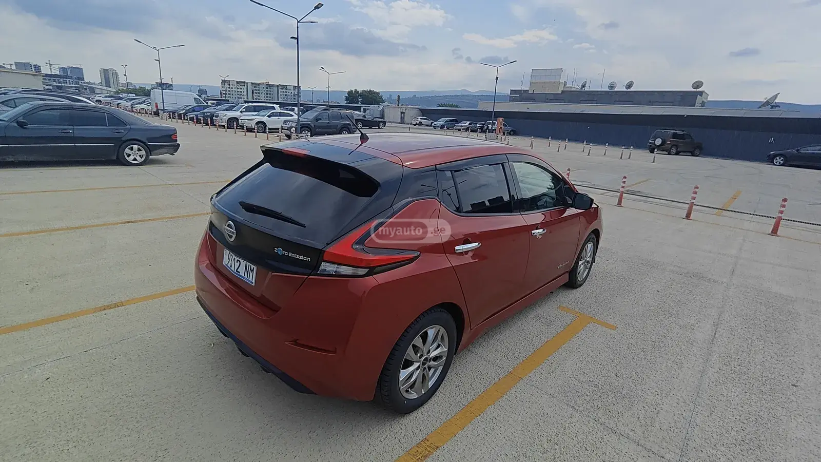 Nissan Leaf 2019 — photo 2