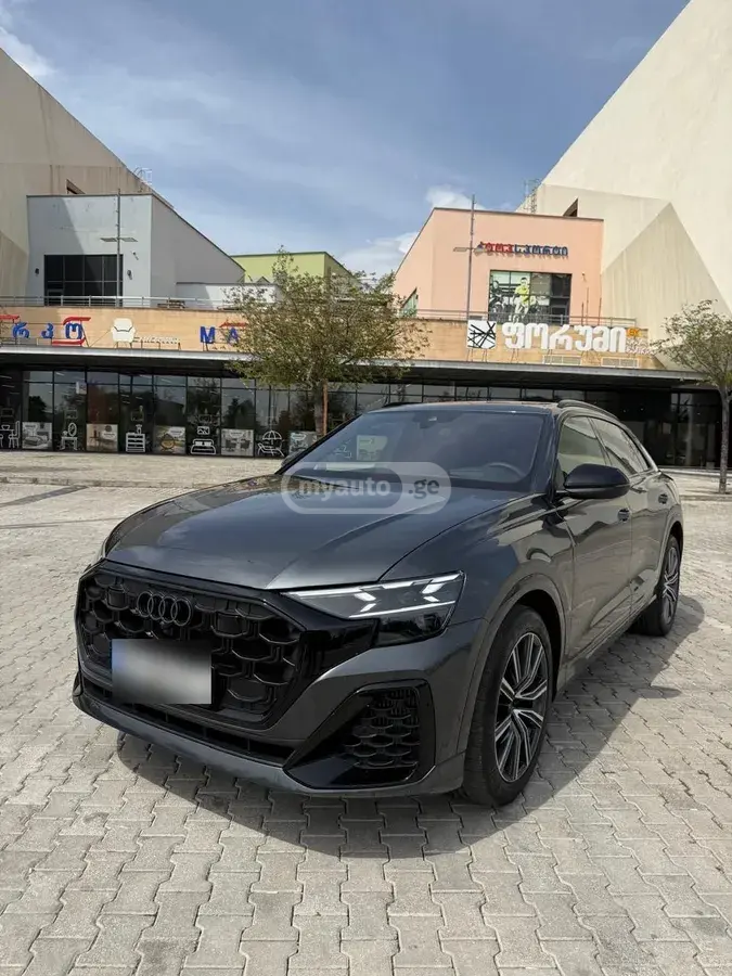 Audi Q8