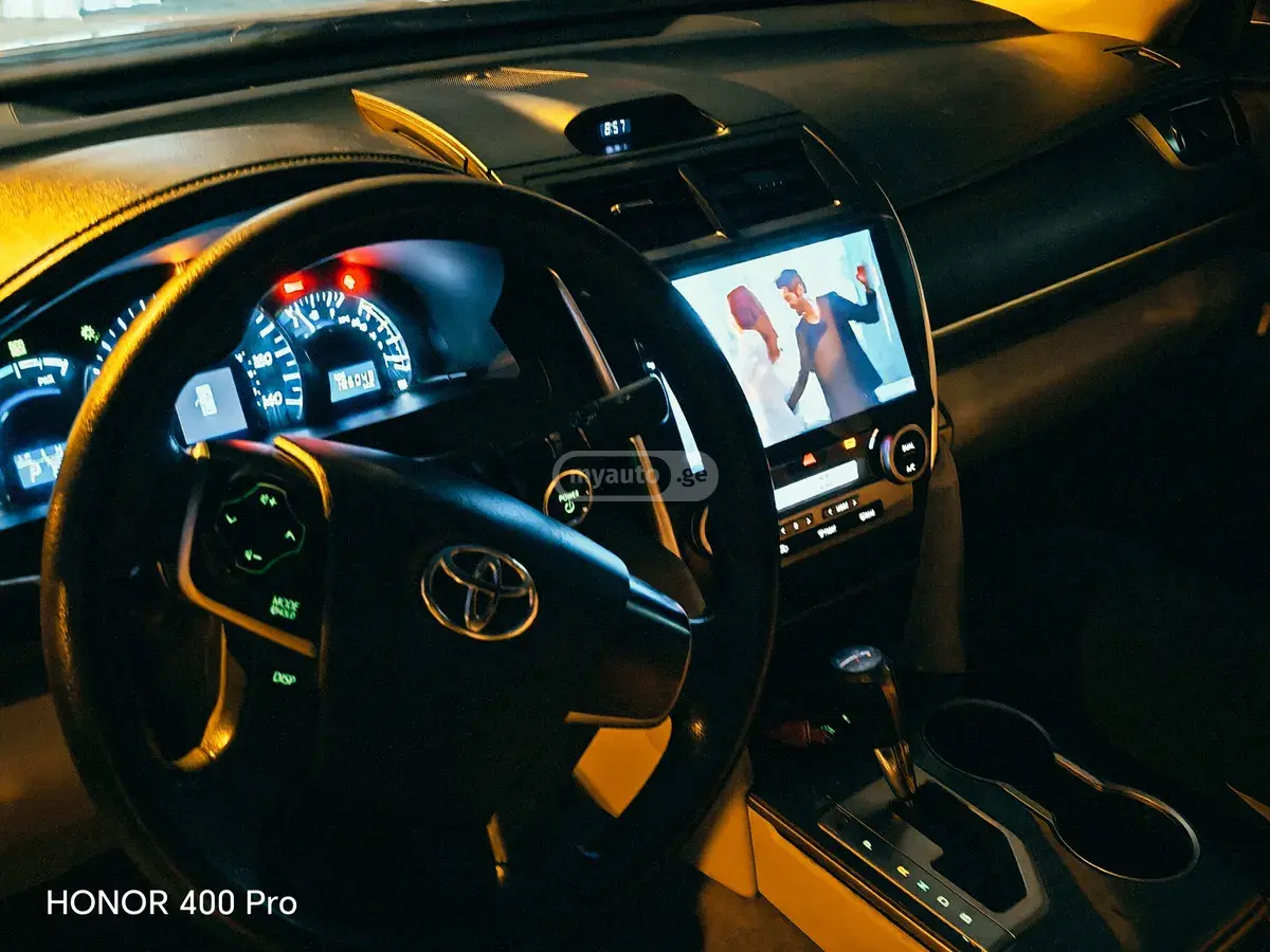 Toyota Camry 2014 — photo 2