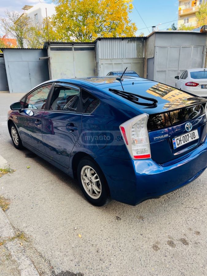 Toyota Prius 2011 — photo 2