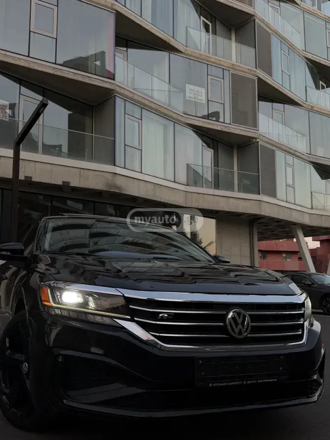 Volkswagen Passat 2020 — photo 2