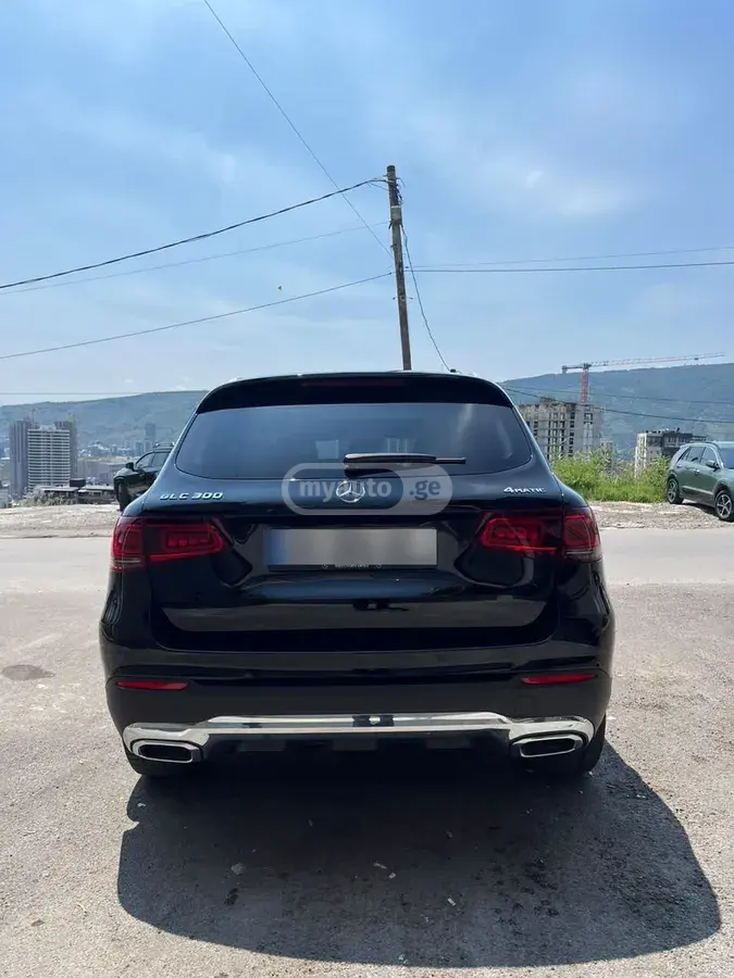 Mercedes-Benz GLC 300 2022 — photo 2