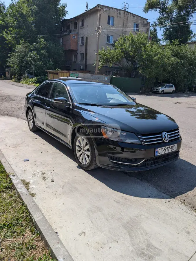 Volkswagen Passat 2012 — photo 2