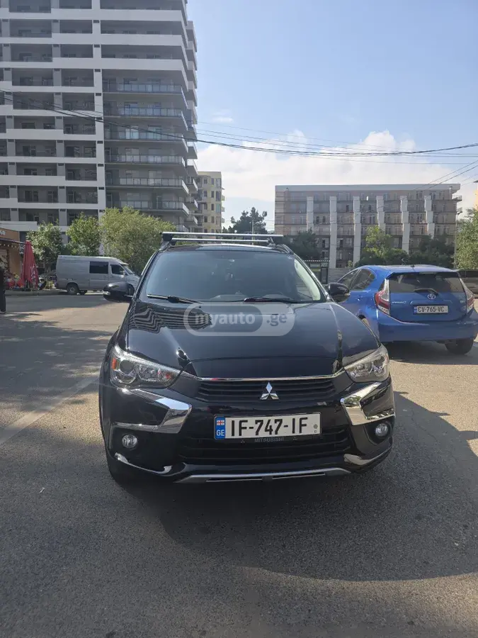 Mitsubishi Outlander Sport 2017 — photo 2