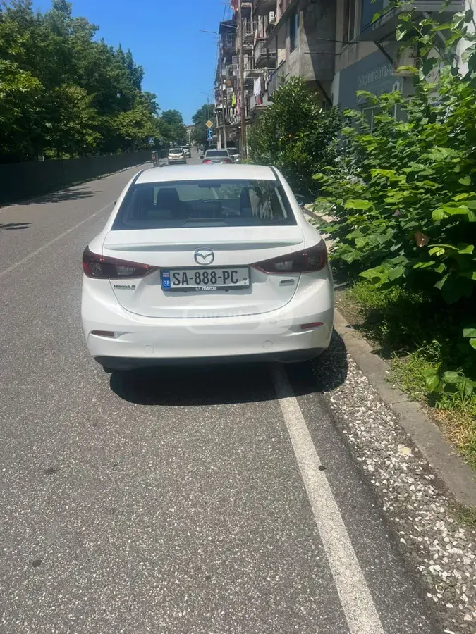 Mazda Mazda3 2016 — photo 2