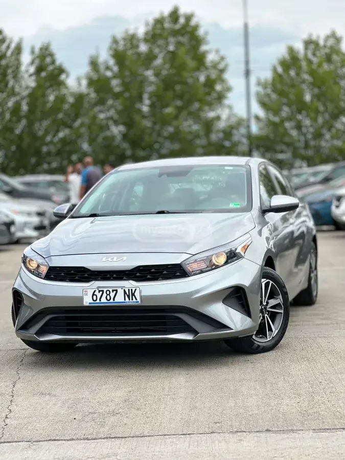 Kia Forte 2023 — photo 2