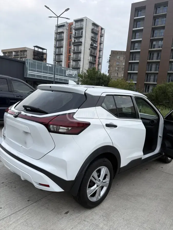 Nissan Kicks