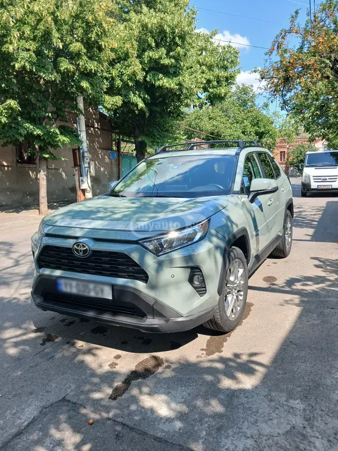 Toyota RAV4 2019 — photo 2