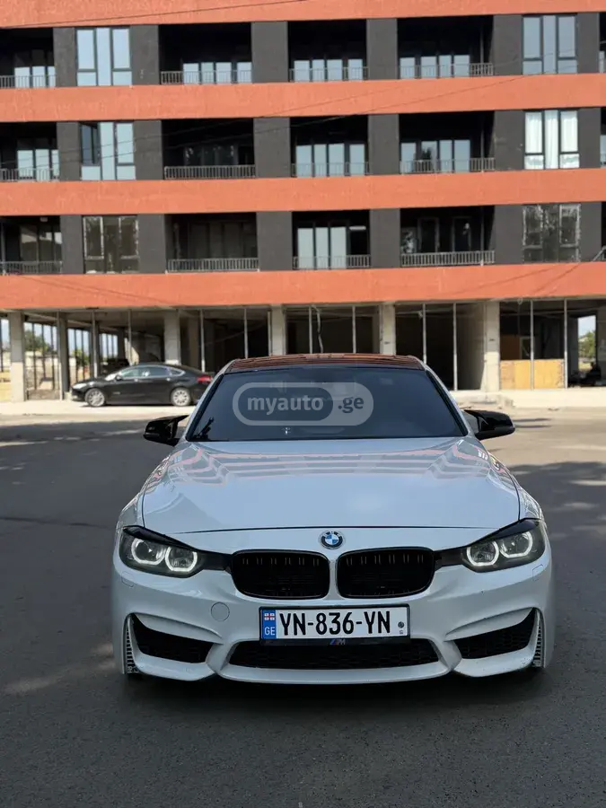 BMW 320