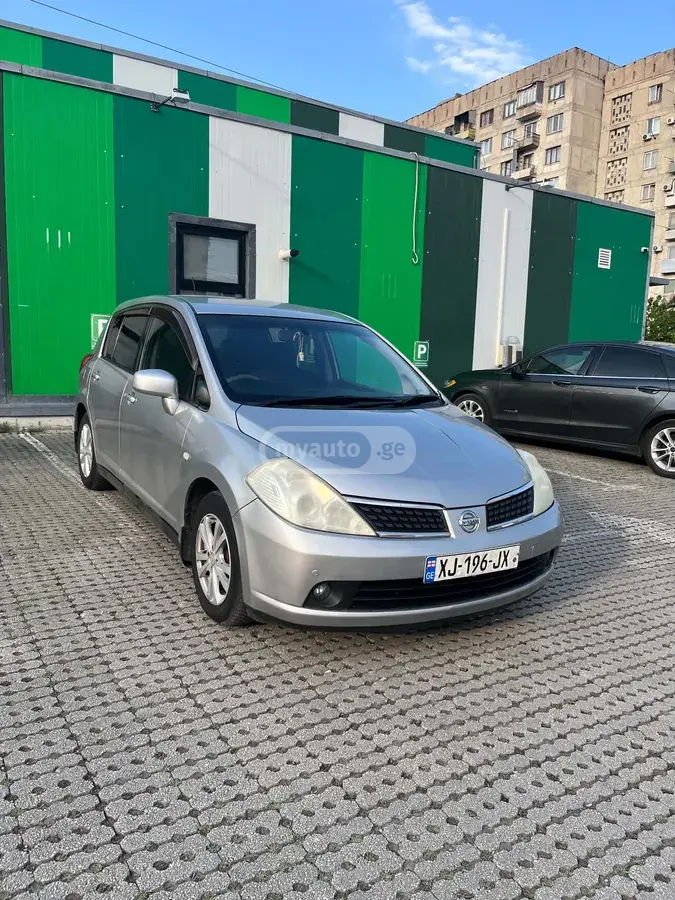 Nissan Tiida