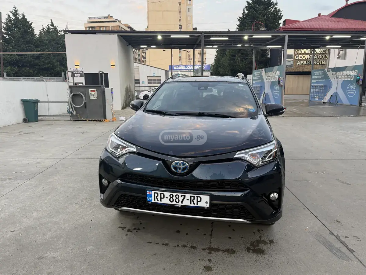 Toyota RAV4 2018 — photo 2