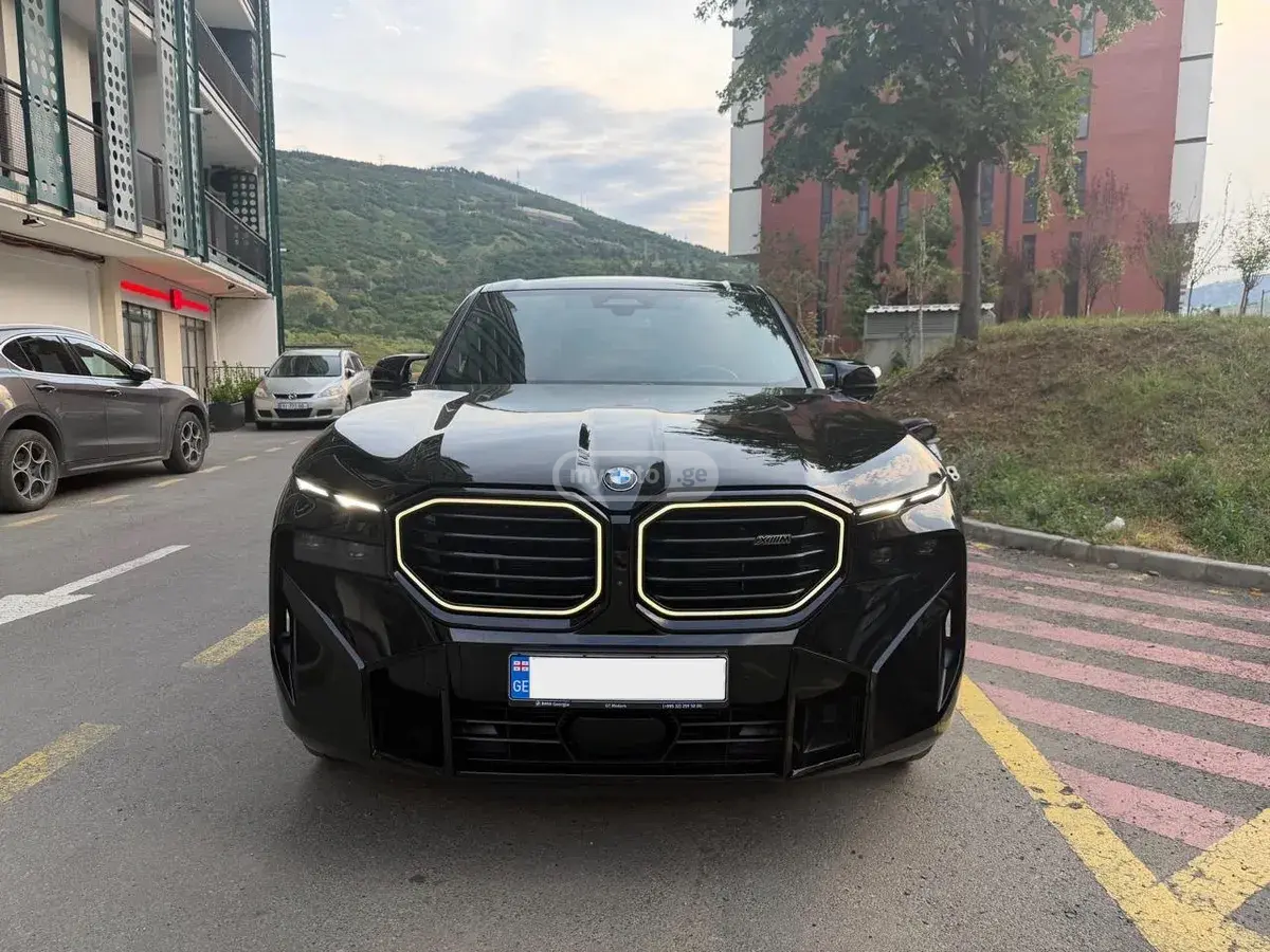 BMW XM 2023 — photo 2