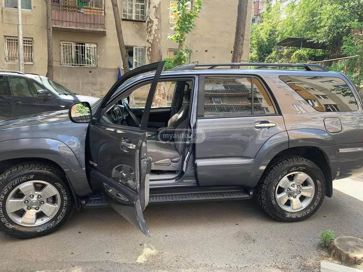 Toyota 4Runner 2006 — photo 2