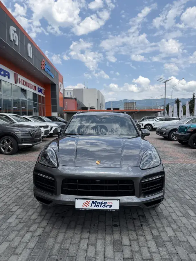Porsche Cayenne 2021 — photo 2