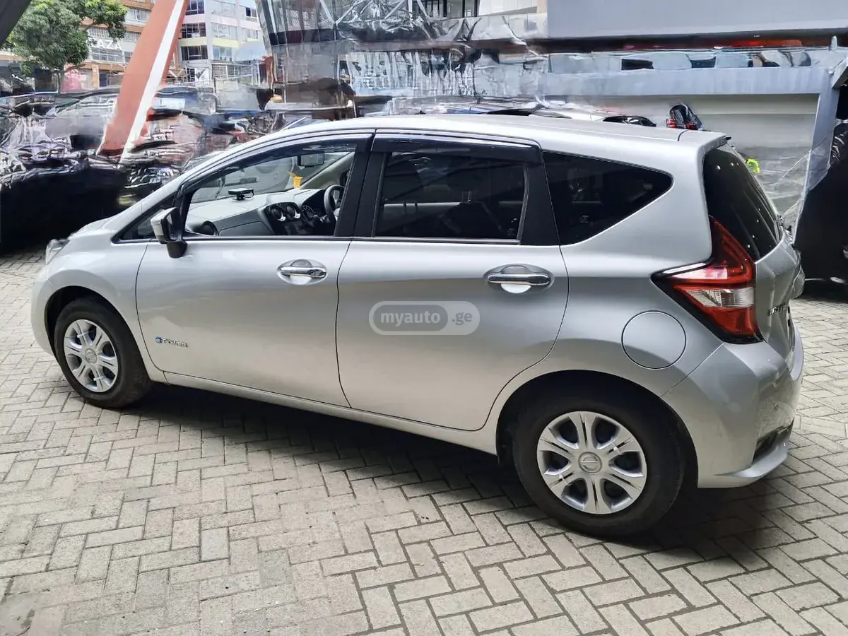 Nissan Note 2021 — photo 2